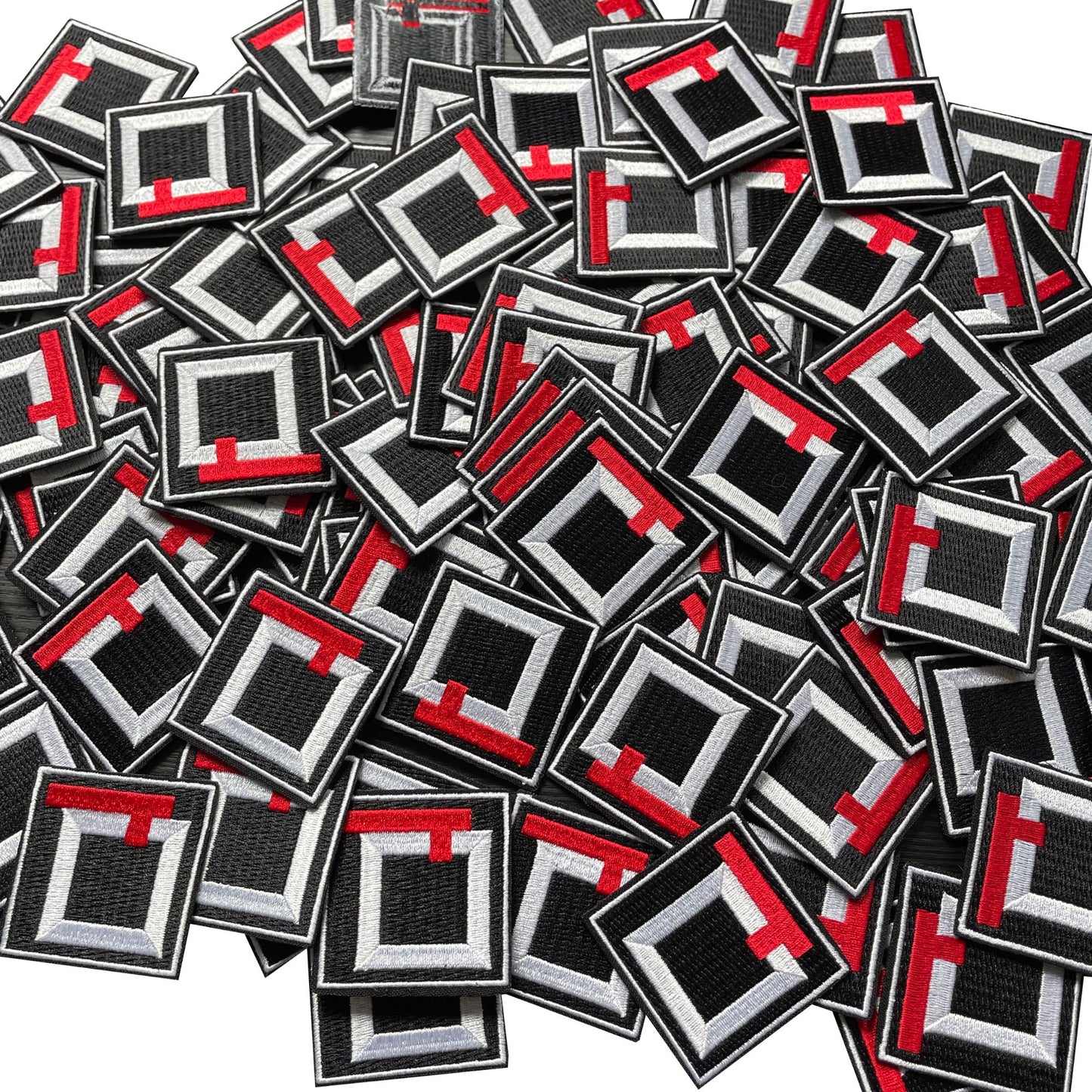 Parches de Hierro ( x 3 Unidades ) Logo Códigos Negros Experimentos