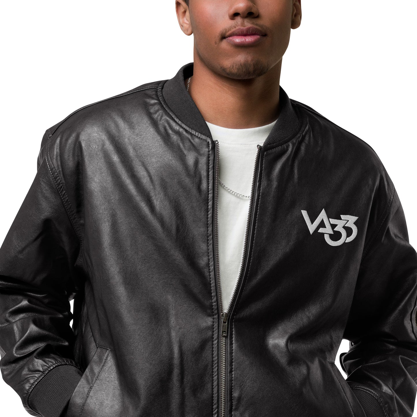 CV33_Chaqueta bomber de cuero