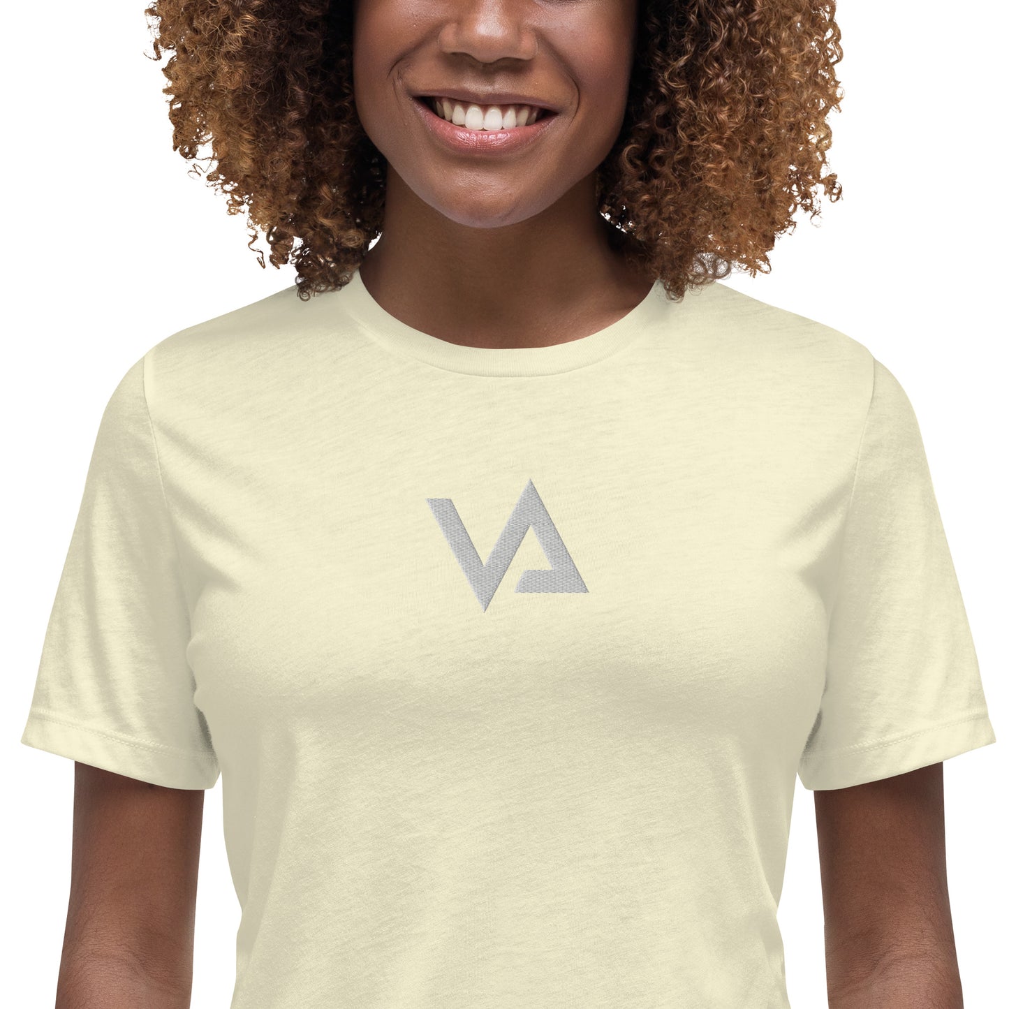 VA_Camiseta bordada relajada para mujer